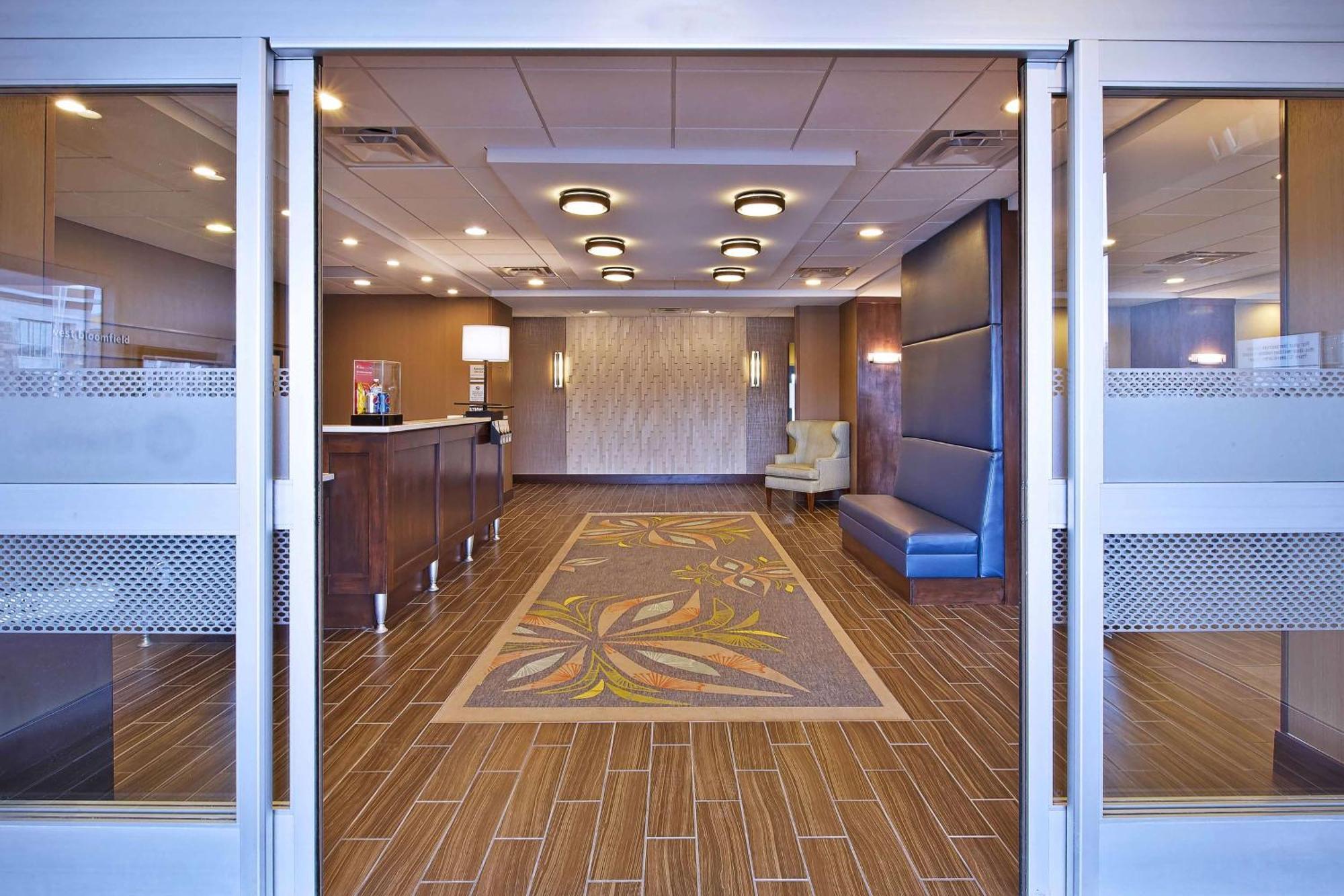 Hampton Inn By Hilton West Bloomfield Novi Farmington Hills Exterior photo