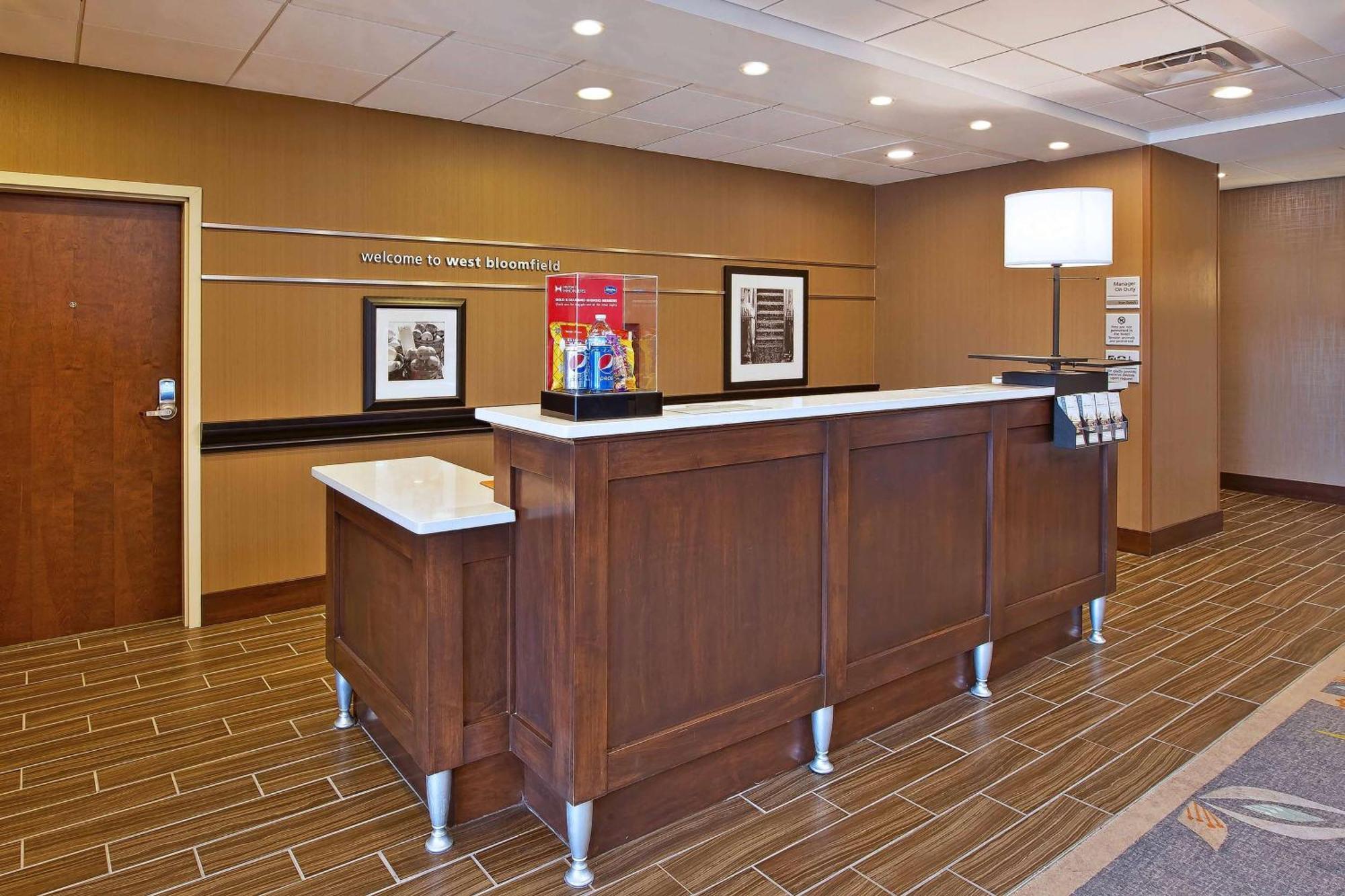 Hampton Inn By Hilton West Bloomfield Novi Farmington Hills Exterior photo
